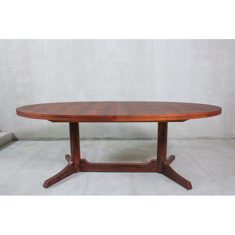 Vintage oval rosewood dining table by Robert Heritage for Archie Shine, United Kingdom 1960s