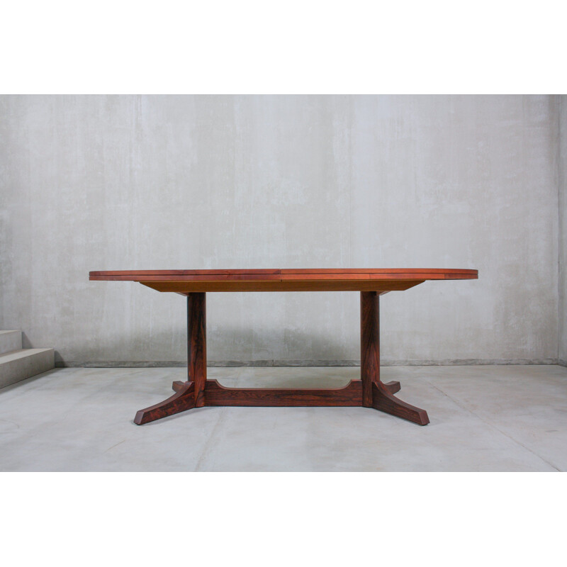 Vintage oval rosewood dining table by Robert Heritage for Archie Shine, United Kingdom 1960s