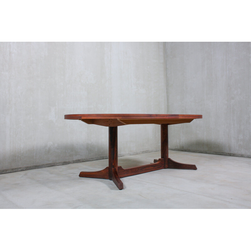 Vintage oval rosewood dining table by Robert Heritage for Archie Shine, United Kingdom 1960s