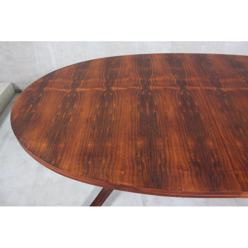 Vintage oval rosewood dining table by Robert Heritage for Archie Shine, United Kingdom 1960s