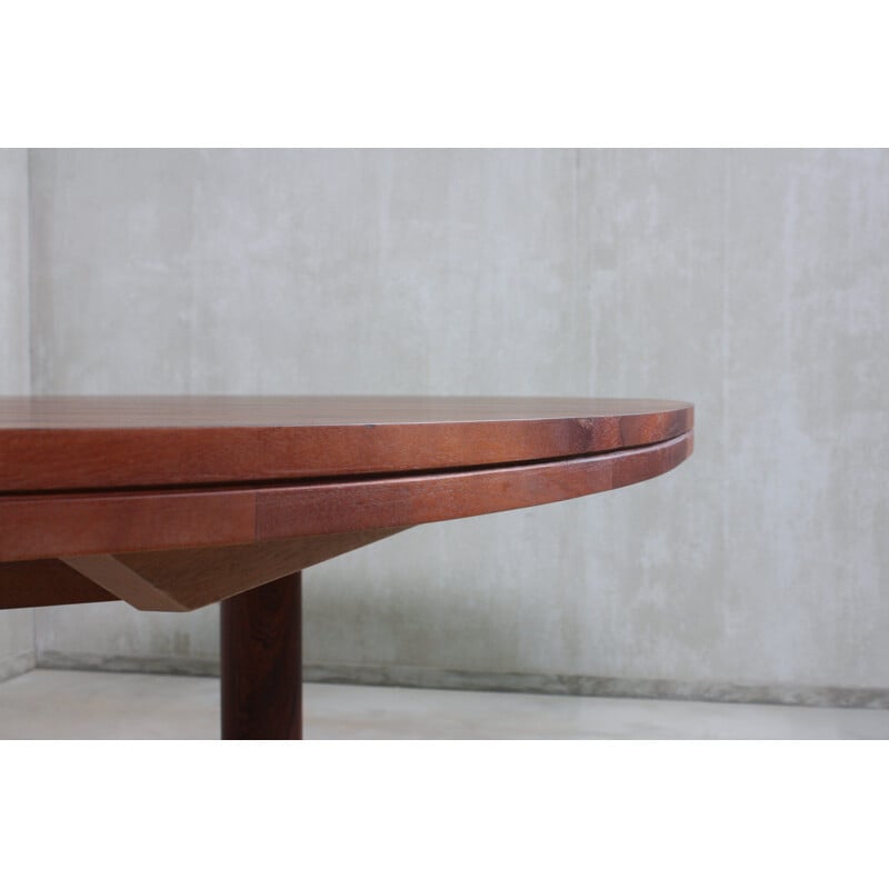 Vintage oval rosewood dining table by Robert Heritage for Archie Shine, United Kingdom 1960s