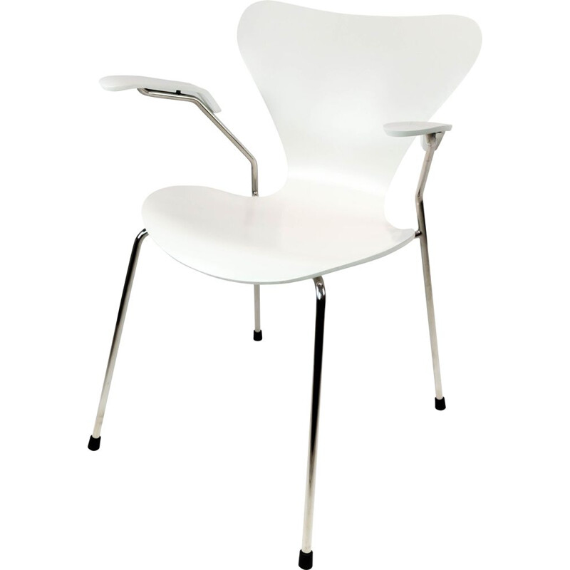 Chaise blanche Seven vintage modèle 3207 avec accoudoirs par Arne Jacobsen pour Fritz Hansen