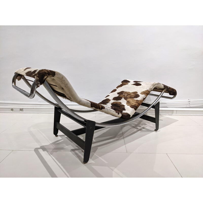LC4 vintage lounge chair in animal skin by Le Corbusier and Charlotte Perriand for Whonbedarf