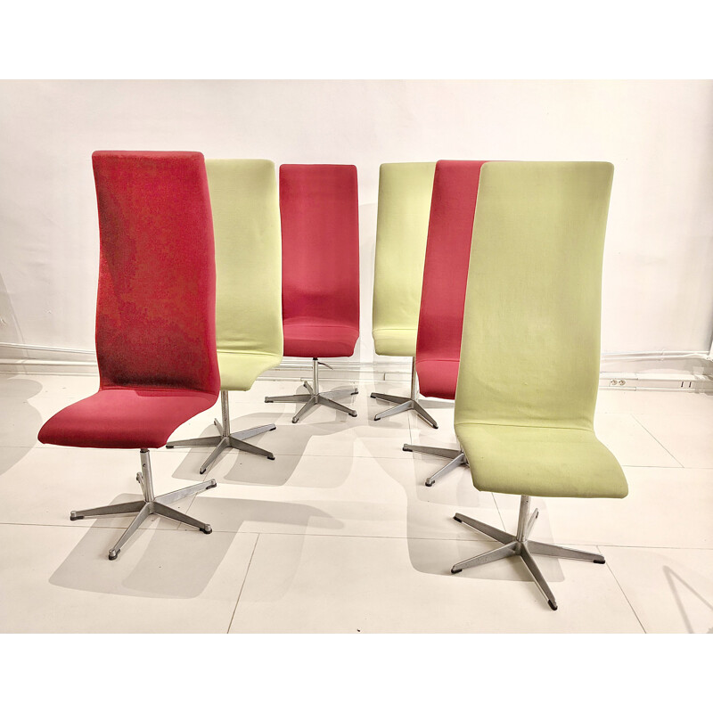 Set van 6 vintage Oxford stoelen in groene en rode stof van Arne Jacobsen voor Fritz Hansen, 1970