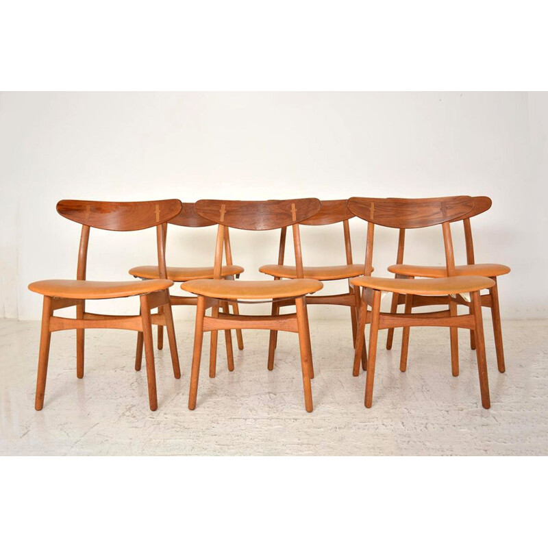 Set of 6 vintage CH30 oakwood and beige leather chairs by Hans Wegner for Carl Hansen & Son