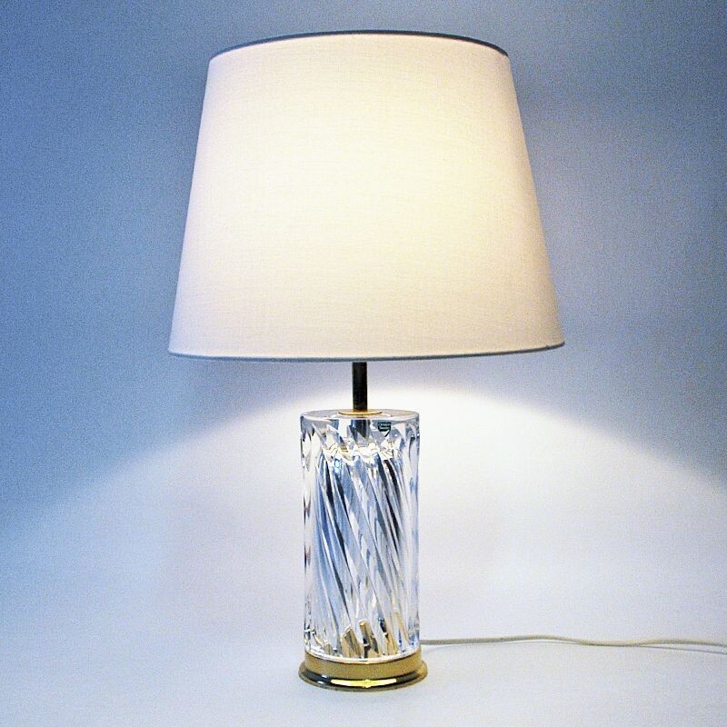 Lampe de table suédoise vintage en verre de cristal et laiton par Olle Alberius pour Orrefors, 1970