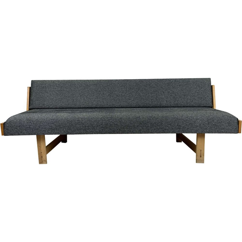 Scandinavian vintage sofa bed model GE-258 in oakwood by Hans J. Wegner for Getama, 1960