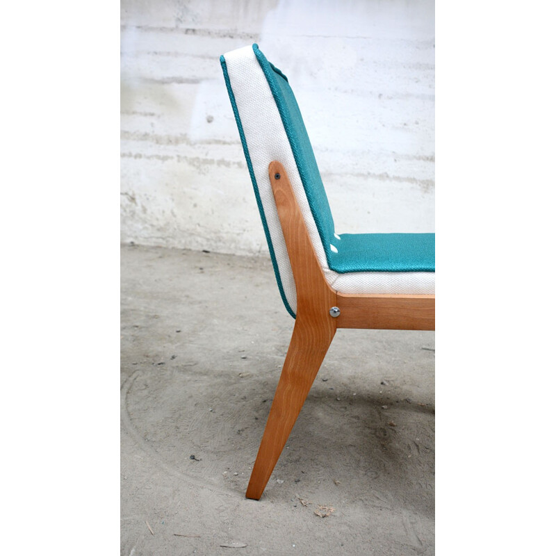 Suite de quatre chaises en tissu turquoise et blanc - 1960