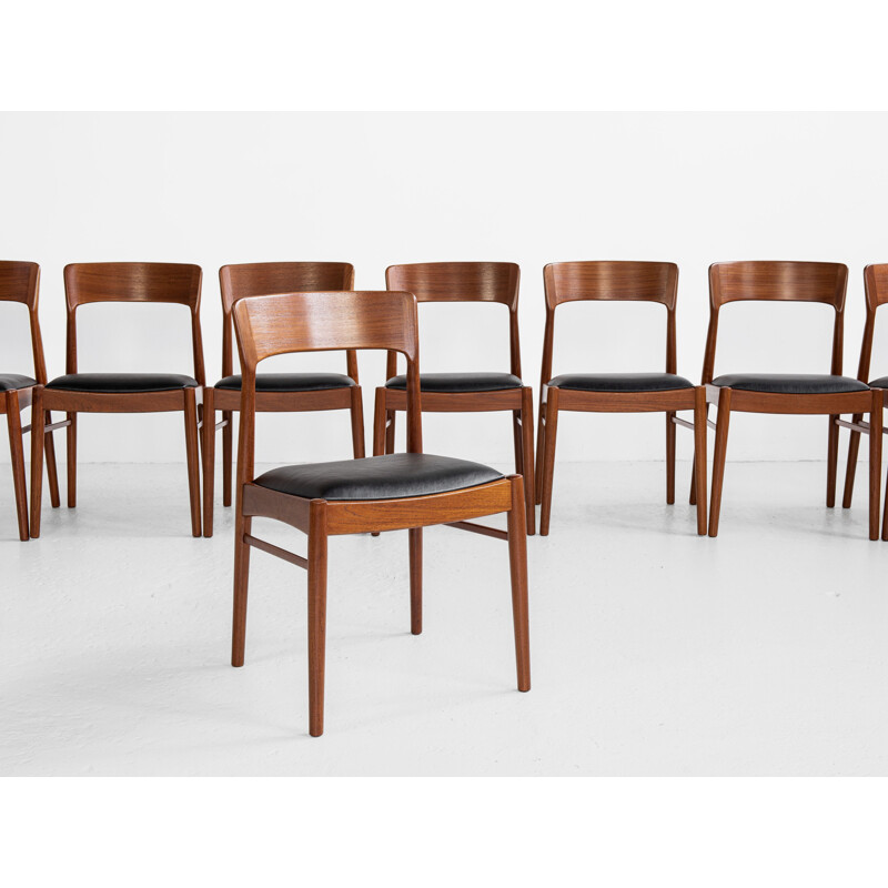 Ensemble de 8 chaises vintage en teck et skaï par Henning Kjaernulf pour Korup Stolefabrik, Danemark 1960