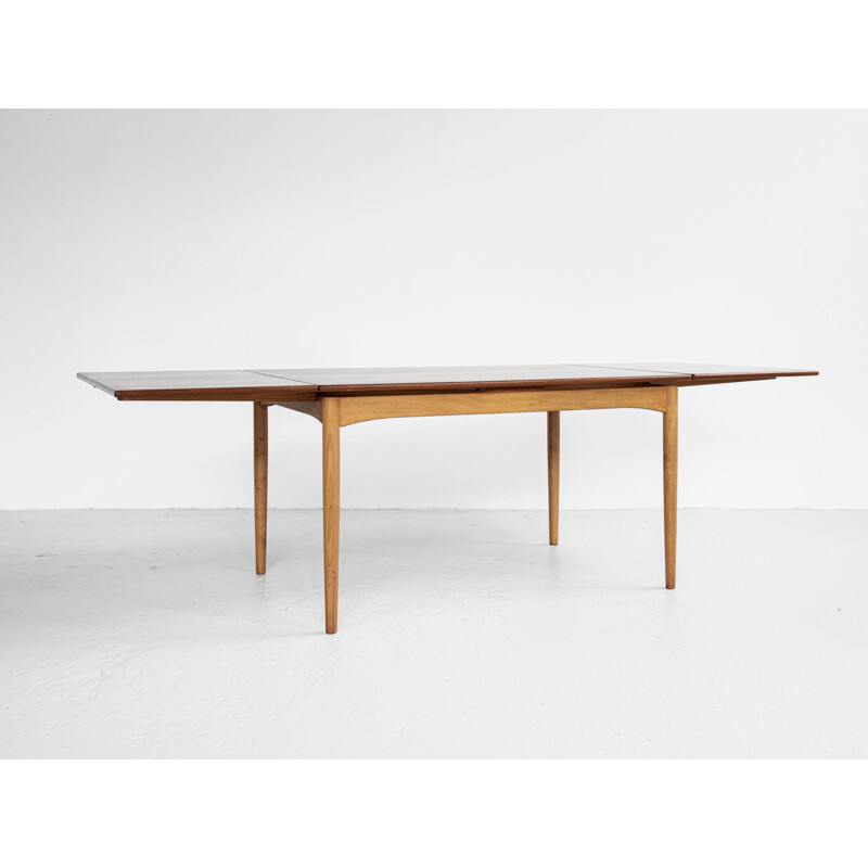 Mid century Danish dining table in teak and oakwood by Børge Mogensen for Søborg, 1960s