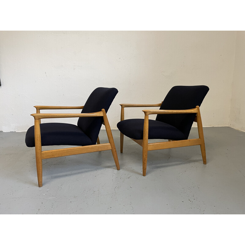 Paire de fauteuils vintage en bois et tissu de laine par Edmund Homa pour GFM