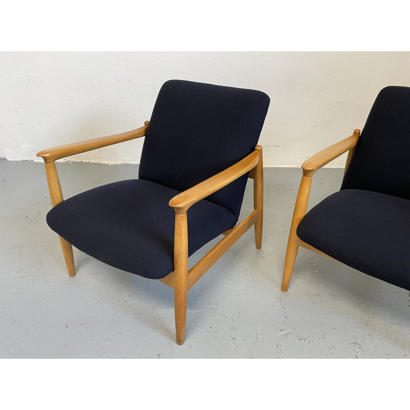 Paire de fauteuils vintage en bois et tissu de laine par Edmund Homa pour GFM