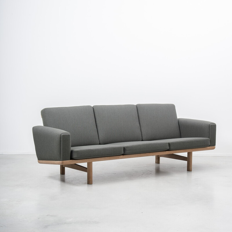 Getama "GE236/3" sofa in wool, Hans J. WEGNER - 1960s