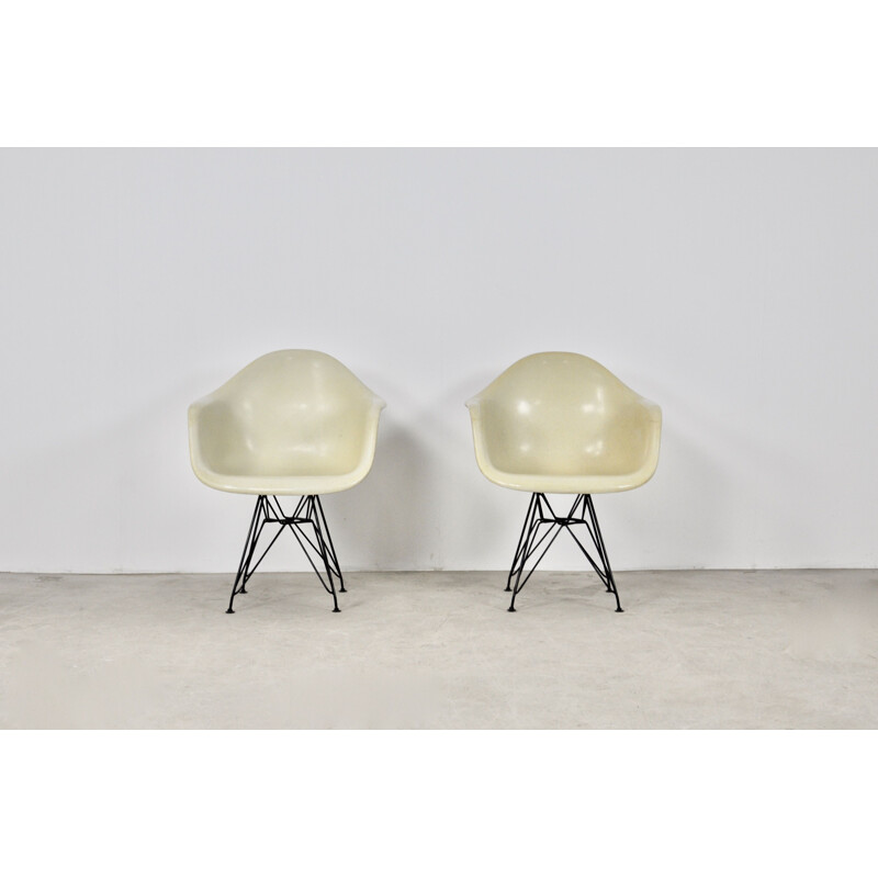 Pair of vintage fiberglass armchairs by Charles & Ray Eames for Herman Miller, 1970