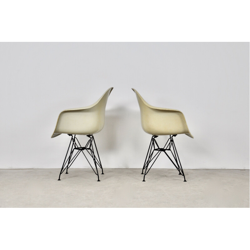 Pair of vintage fiberglass armchairs by Charles & Ray Eames for Herman Miller, 1970