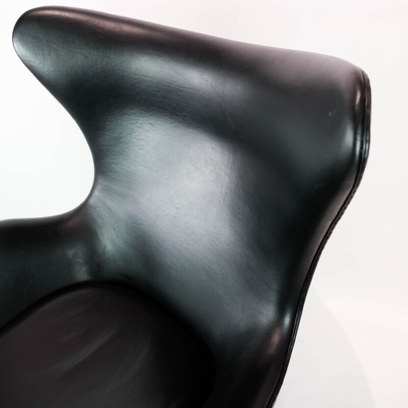 Sillón vintage Egg modelo 3316 en cuero negro de Arne Jacobsen para Fritz Hansen, 1958