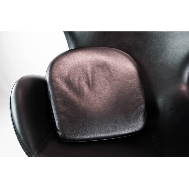 Vintage The Egg model 3316 black leather armchair by Arne Jacobsen for Fritz Hansen, 1958