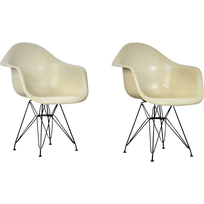 Pair of vintage fiberglass armchairs by Charles & Ray Eames for Herman Miller, 1970