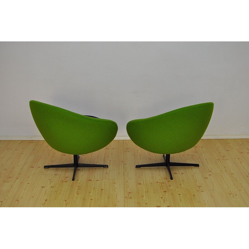 Pareja de sillones Shell vintage de lana verde sobre base giratoria, 1960