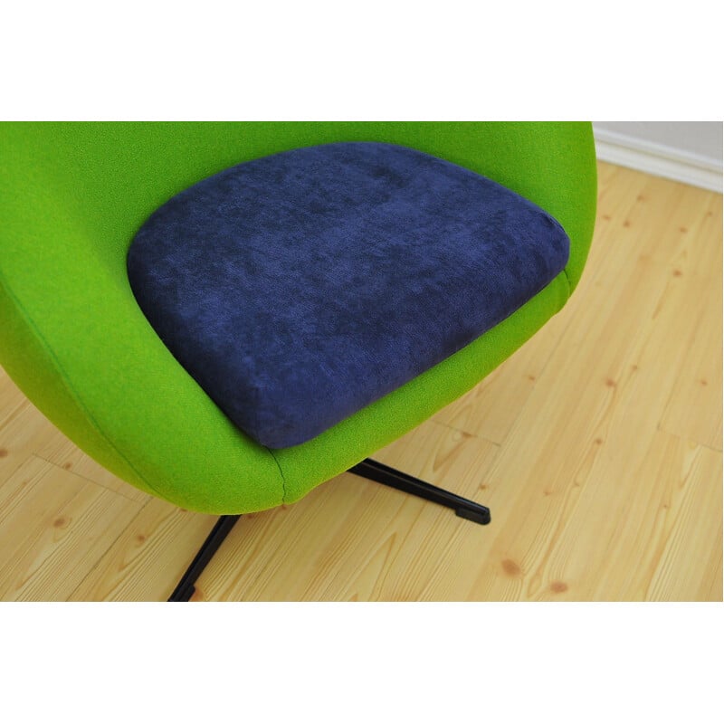 Vintage Shell wool armchair on a swivel leg, 1960s