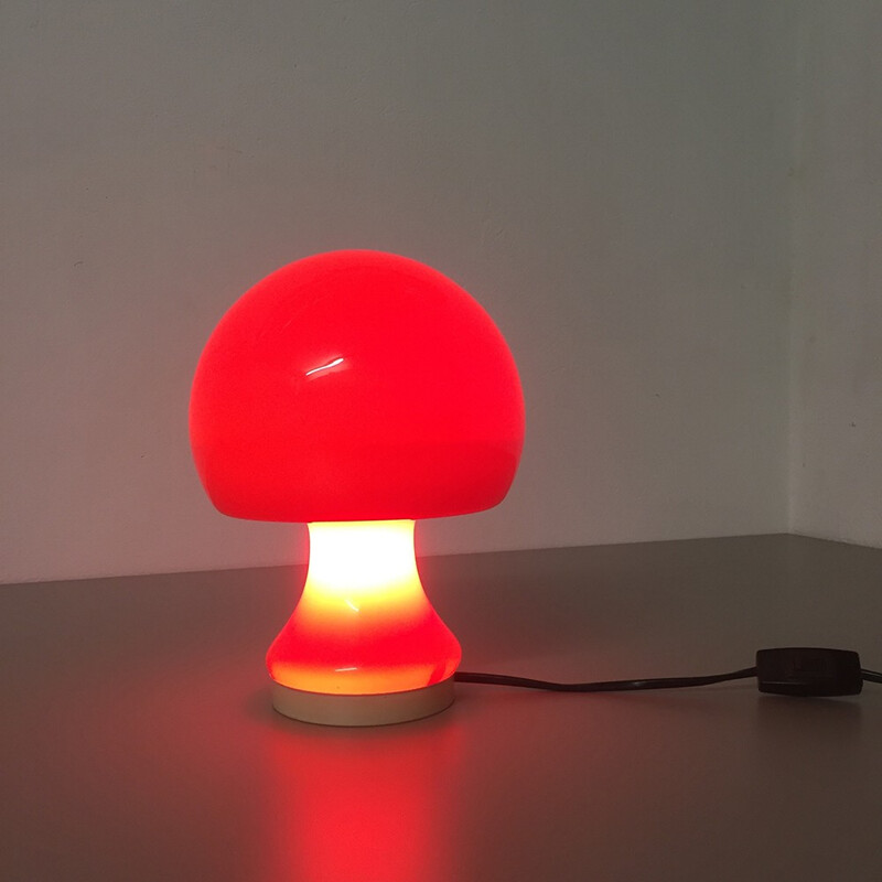 Lampe de bureau Peil & Putzler rouge en verre - 1960