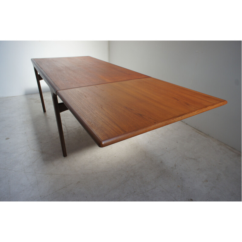 Scandinavian vintage teak table by Johannès Andersen for Uldum Mobelfabrik, Denmark 1970