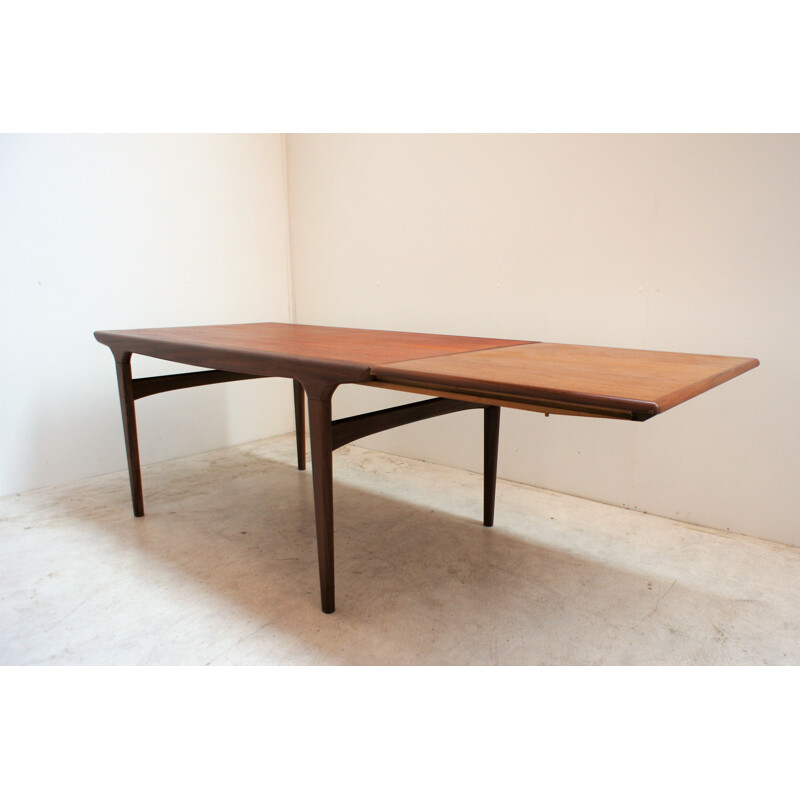 Scandinavian vintage teak table by Johannès Andersen for Uldum Mobelfabrik, Denmark 1970