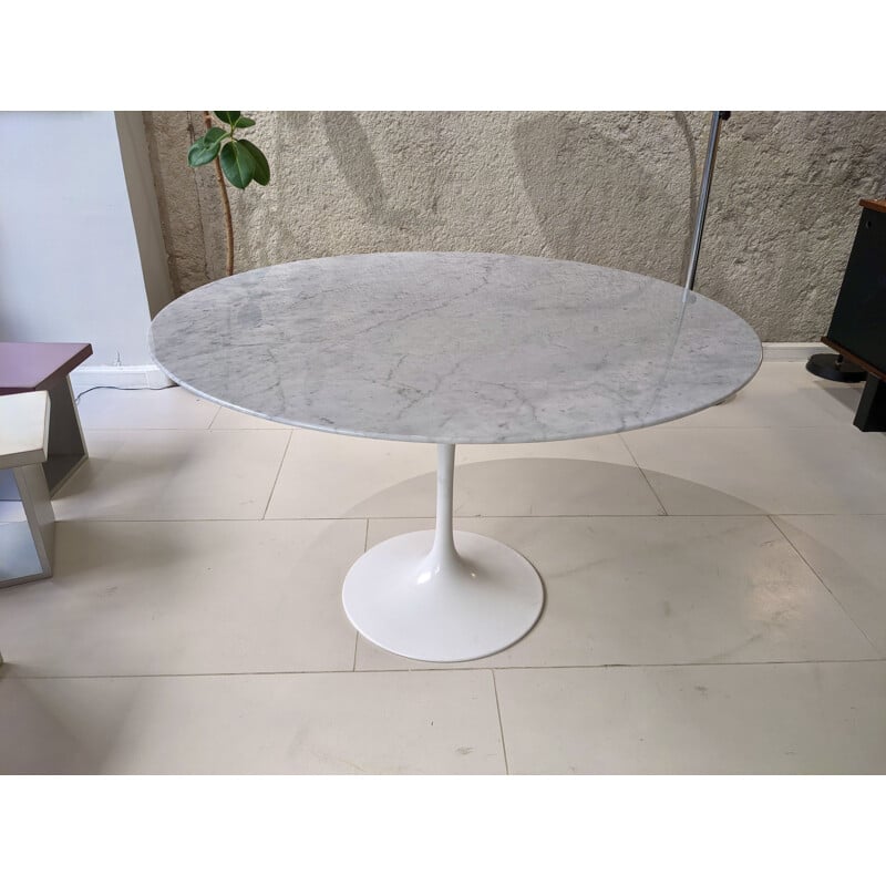 Vintage Tulip table in Carrara marble by Eero Saarinen for Knoll, 1970