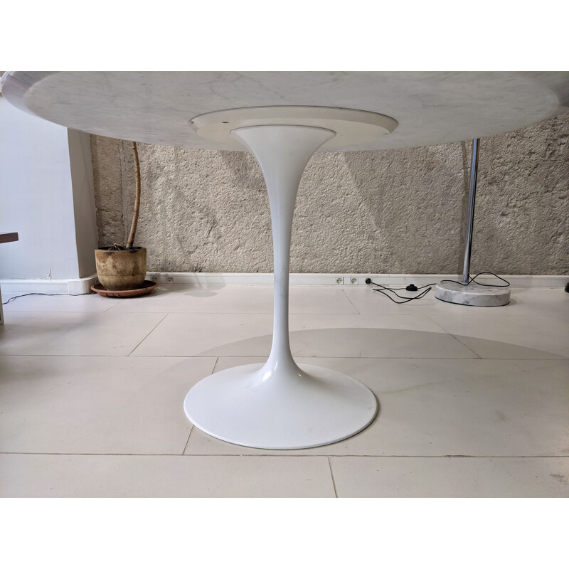 Vintage Tulip table in Carrara marble by Eero Saarinen for Knoll, 1970