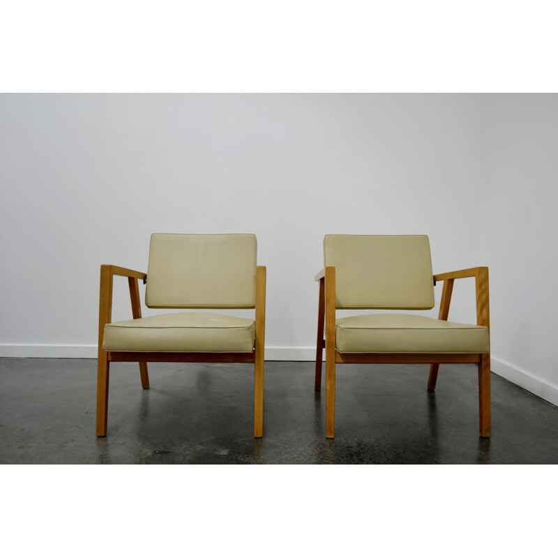 Pair of Knoll armchairs in beige leatherette and beech, Franco ALBINI - 1940s