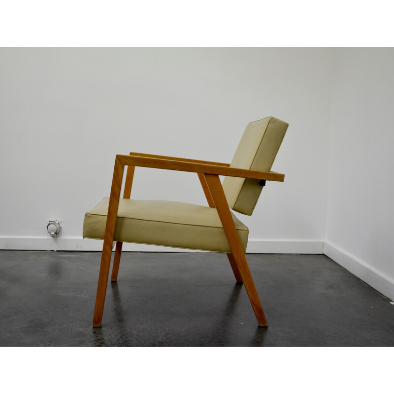 Pair of Knoll armchairs in beige leatherette and beech, Franco ALBINI - 1940s