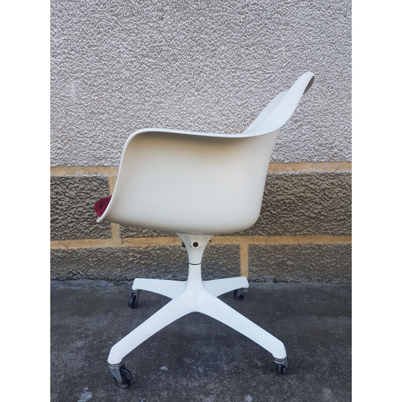 Vintage executive tulip armchair by Eero Saarinen for Knoll, 1964s