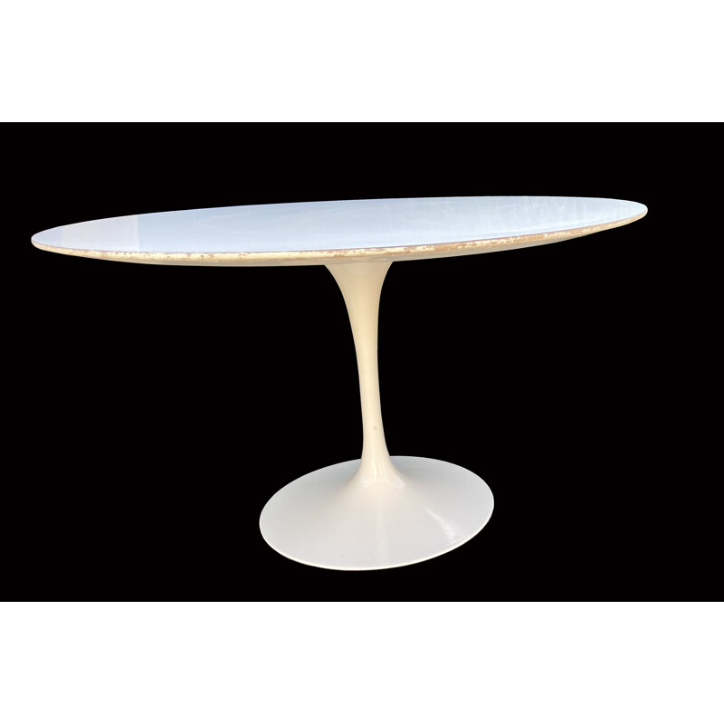 Vintage circular coffee table original saarinen tulip by Knoll