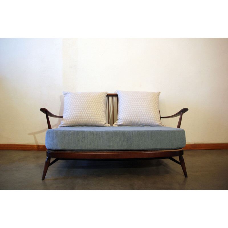 Divano vintage blu pastello di Ercol