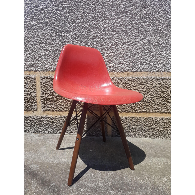 Silla DSW de Charles y Ray Eames para Herman Miller, 1960