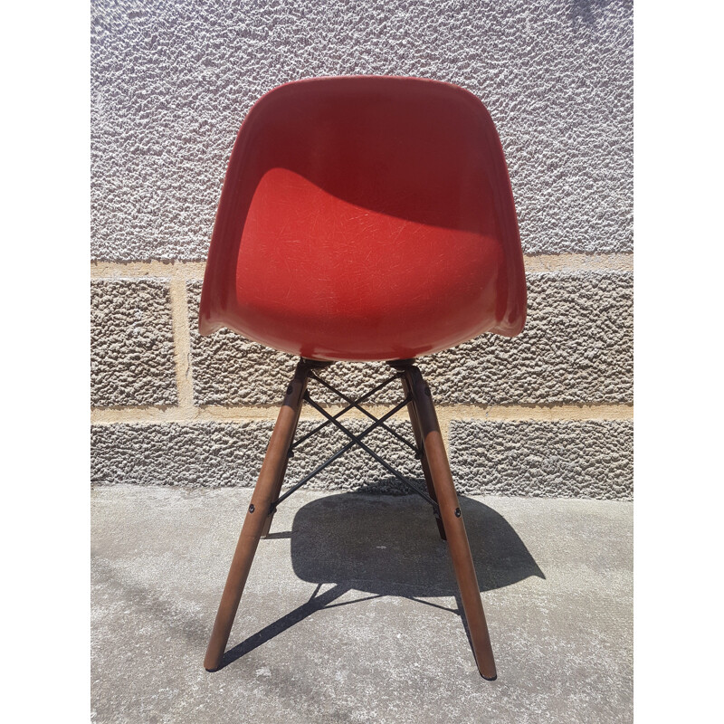 Sedia DSW di Charles e Ray Eames per Herman Miller, 1960