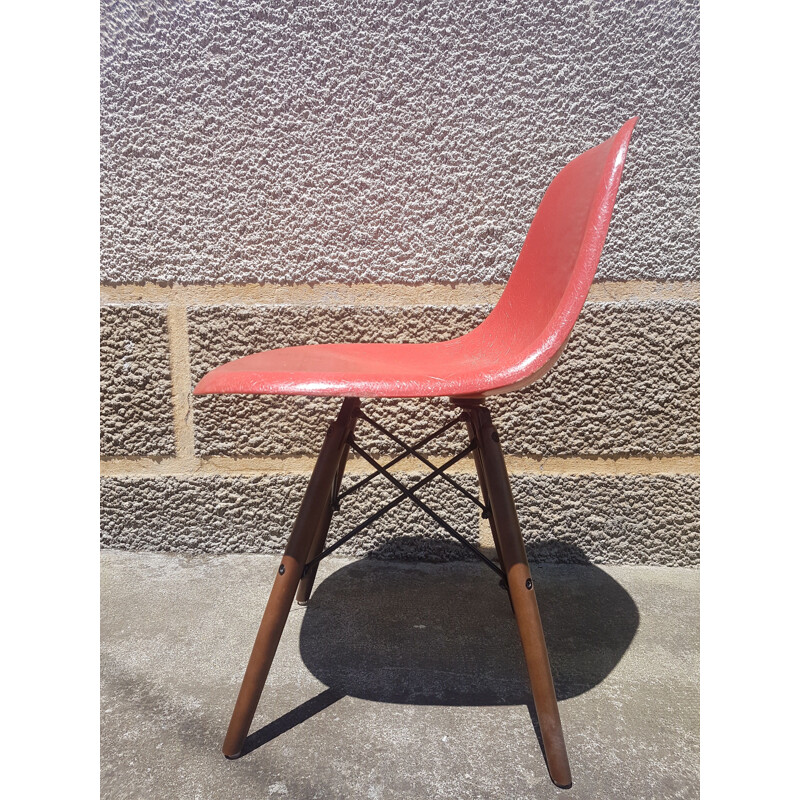 DSW chair by Charles and Ray Eames for Herman Miller, 1960