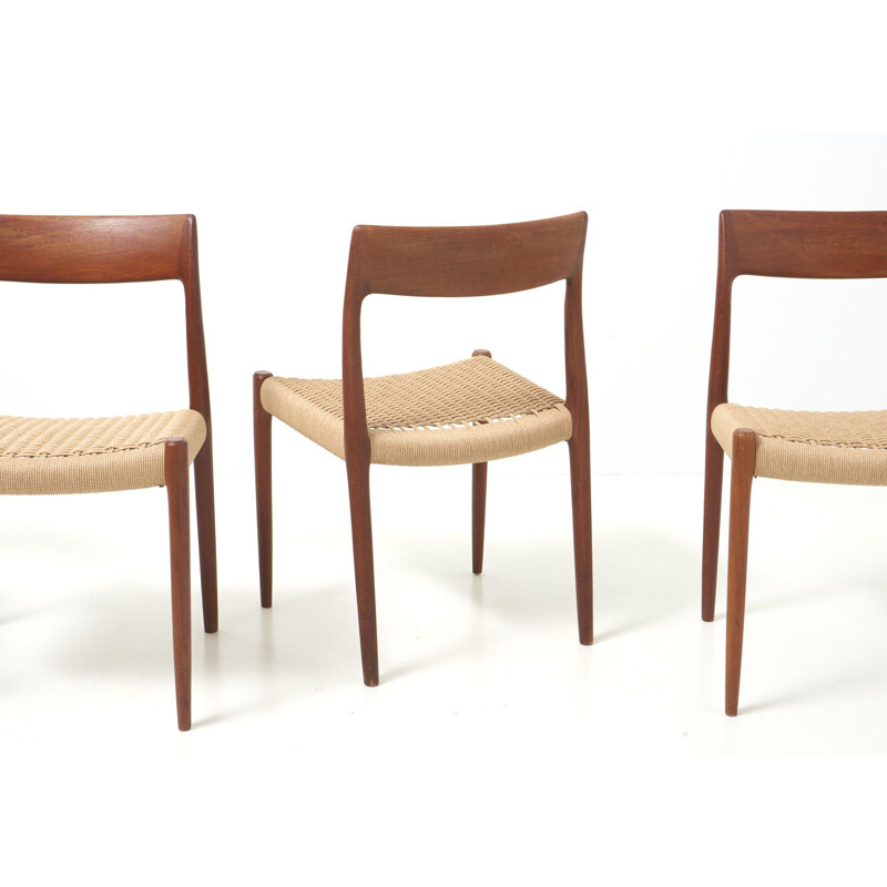 Set of 4 vintage dining chairs by Niels O. Møller for J.L. Møllers Møbelfabrik, Denmark 1950's