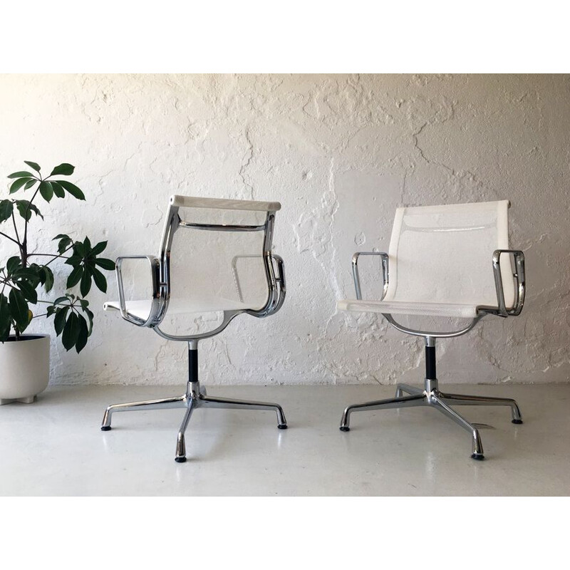 Mid-century office swivel chair by Eames for Vitra, 2018