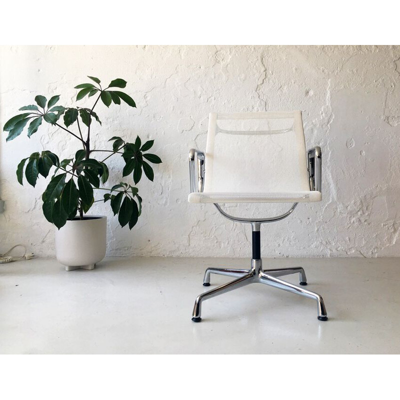 Mid-century office swivel chair by Eames for Vitra, 2018