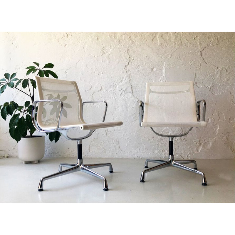 Mid-century office swivel chair by Eames for Vitra, 2018