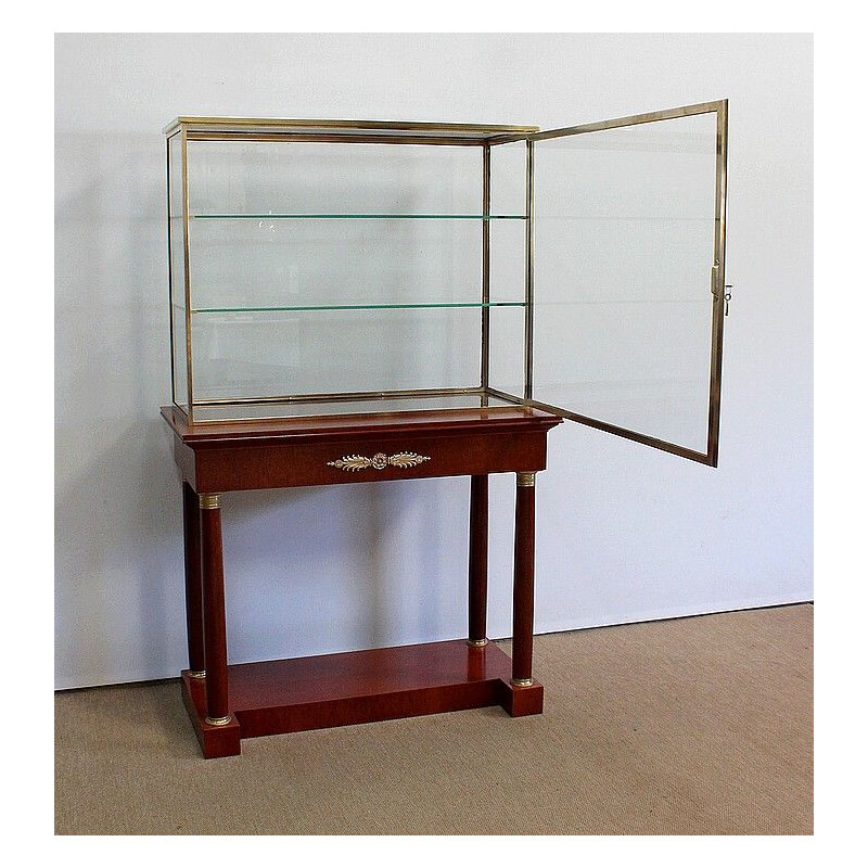 Vetrina vintage su console