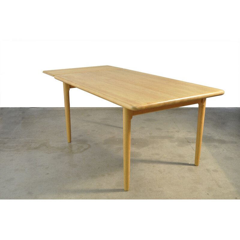 Vintage solid oakwood extentable dining table by Niels O Møller for Møller Møbelfabrik AS, Denmark 1960s