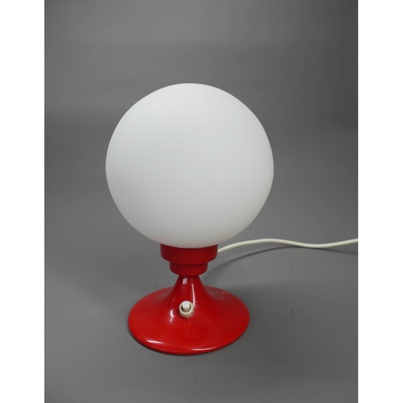 Lampe de table de l'ère spatiale avec base en forme de trompette rouge, Allemagne 1960