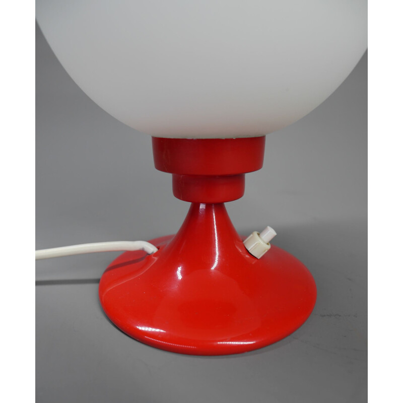 Lampe de table de l'ère spatiale avec base en forme de trompette rouge, Allemagne 1960