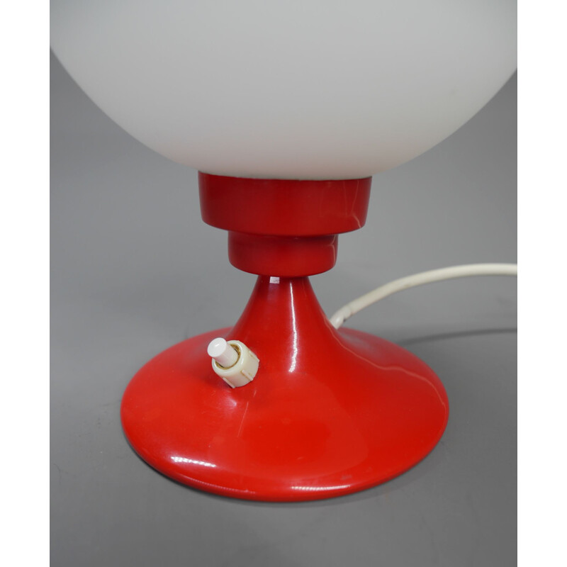 Lampe de table de l'ère spatiale avec base en forme de trompette rouge, Allemagne 1960