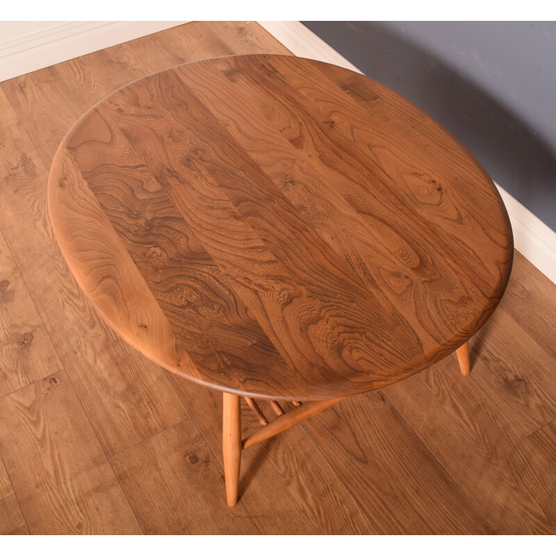 Table basse ovale vintage en bois d'orme par Ercol, 1960
