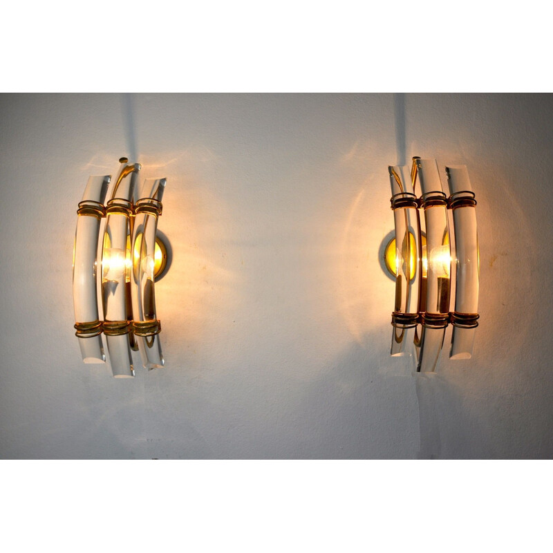 Pair of vintage venini sconces in glass and gilded metal structure, Italy 1970