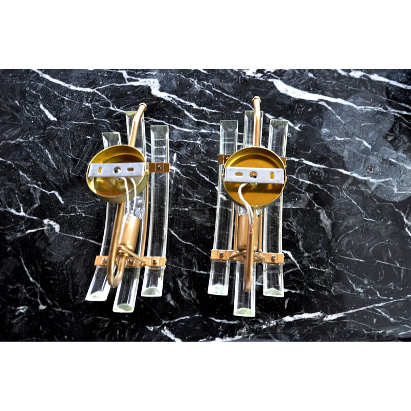 Pair of vintage venini sconces in glass and gilded metal structure, Italy 1970