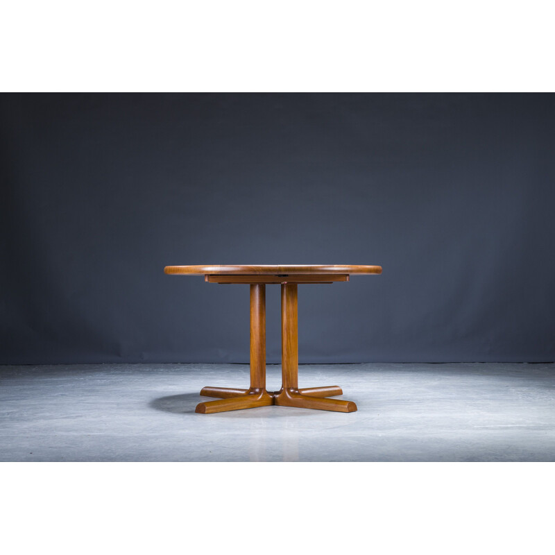 Mid-century extensible round teak low table by Dyrlund, 1970s